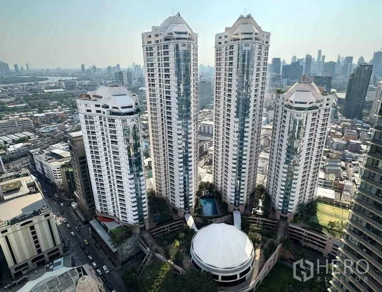 Condominium for rent in Khlong Toei, Bangkok - Aerial view of the President Park towers and the Bangkok skyline in Khlong Toei.