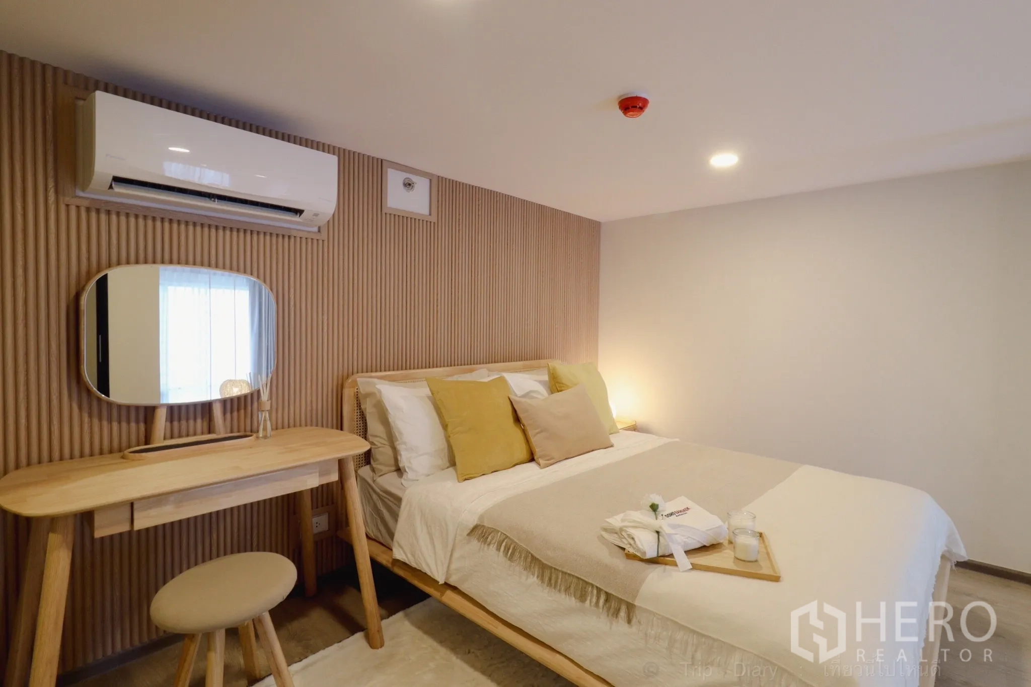 Property Image #3 for property HRE00855