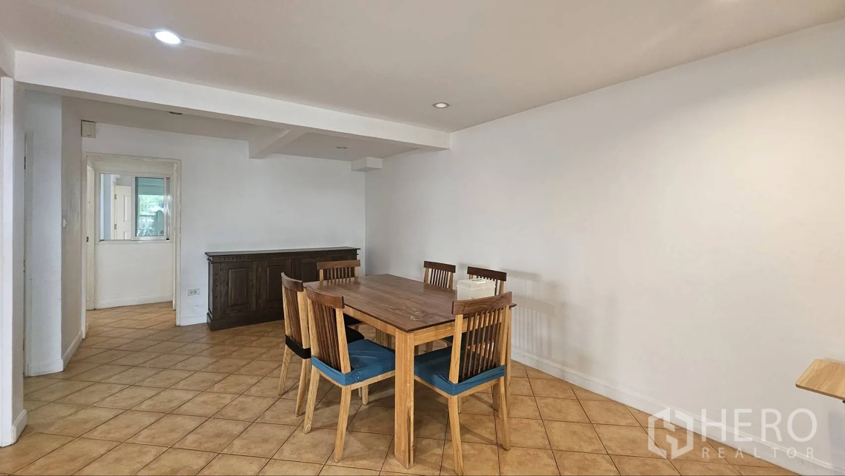 Property Image #26 for property HRE01294