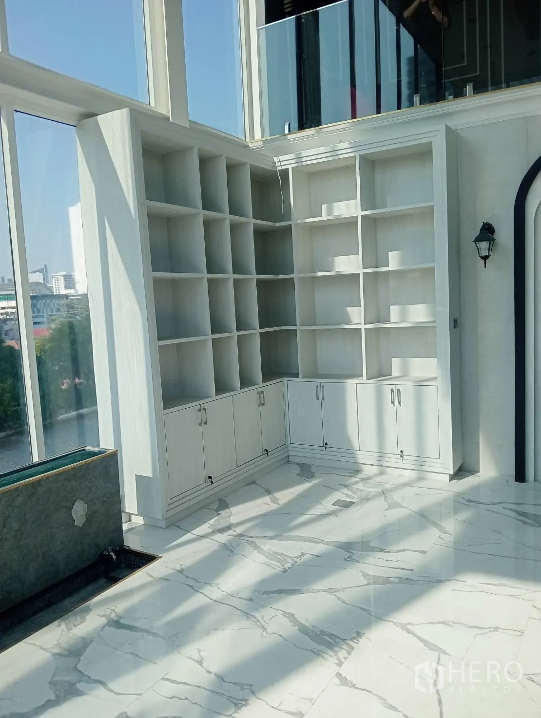 零售空间 出租 - 后勤房，挂壁空调与抽屉柜