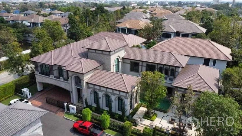 Detached House for rent or sale in Thawi Watthana, Bangkok - Aerial view of the luxury detached house within a gated community.