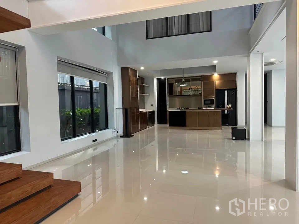 Property Image #21 for property HRE00972