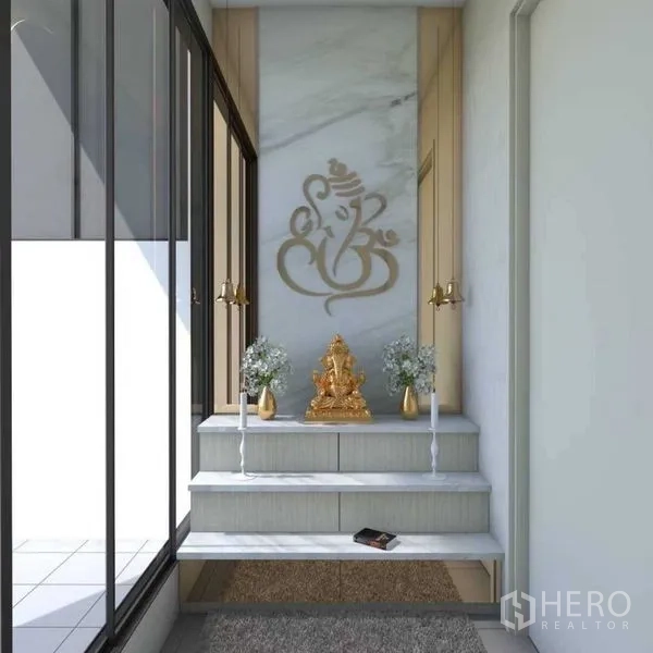 ทาวน์เฮาส์ ขายในSuan Luang, Bangkok - มุมสวดมนต์/ทำสมาธิ มีรูปเคารพสีทองและผนังลายหินอ่อน