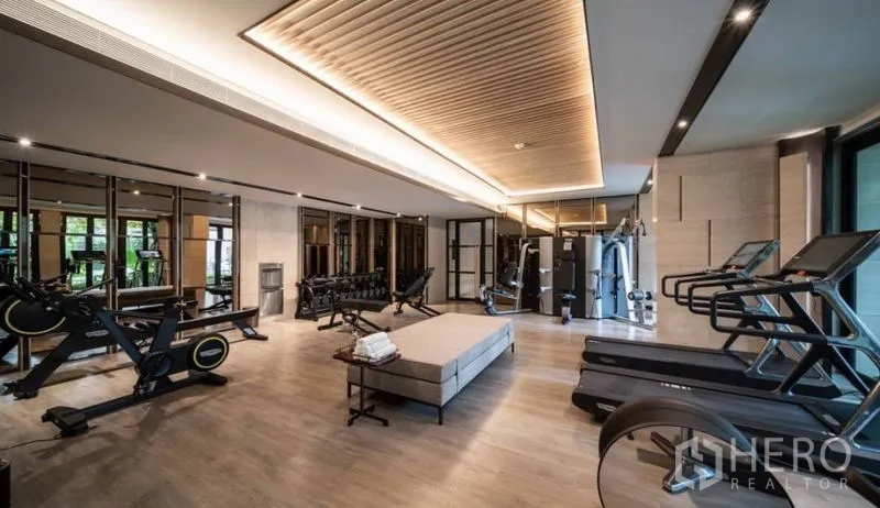 คอนโด ให้เช่าในWatthana, Bangkok - ฟิตเนสครบครันพร้อมลู่วิ่ง อุปกรณ์ยกน้ำหนัก และกระจกบานใหญ่
