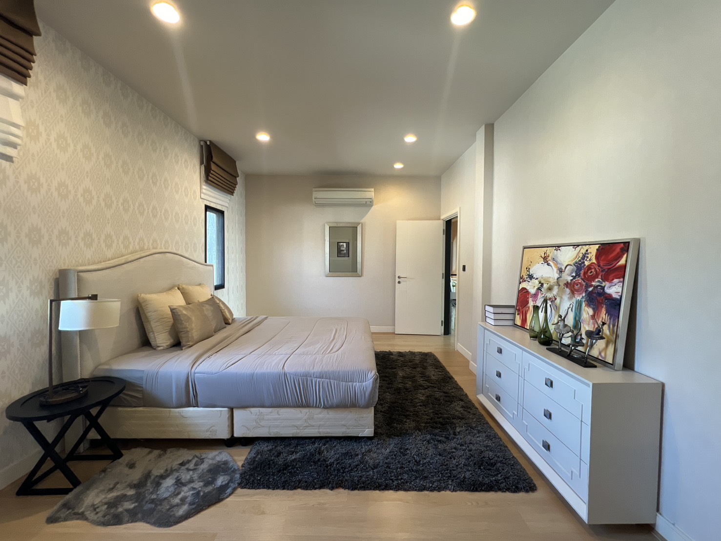 Property Image #17 for property HRE00043