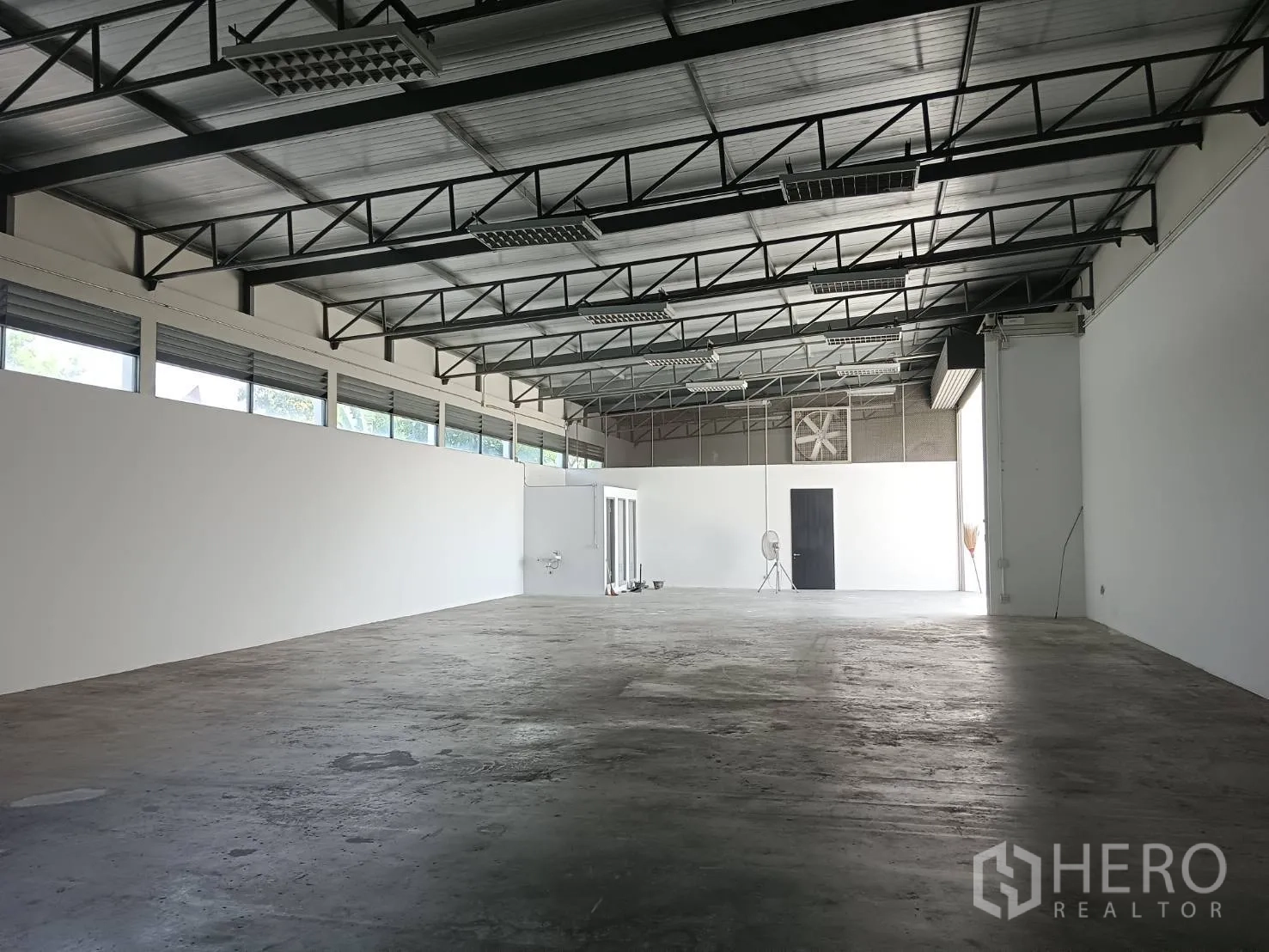 Property Image #4 for property HRE00343