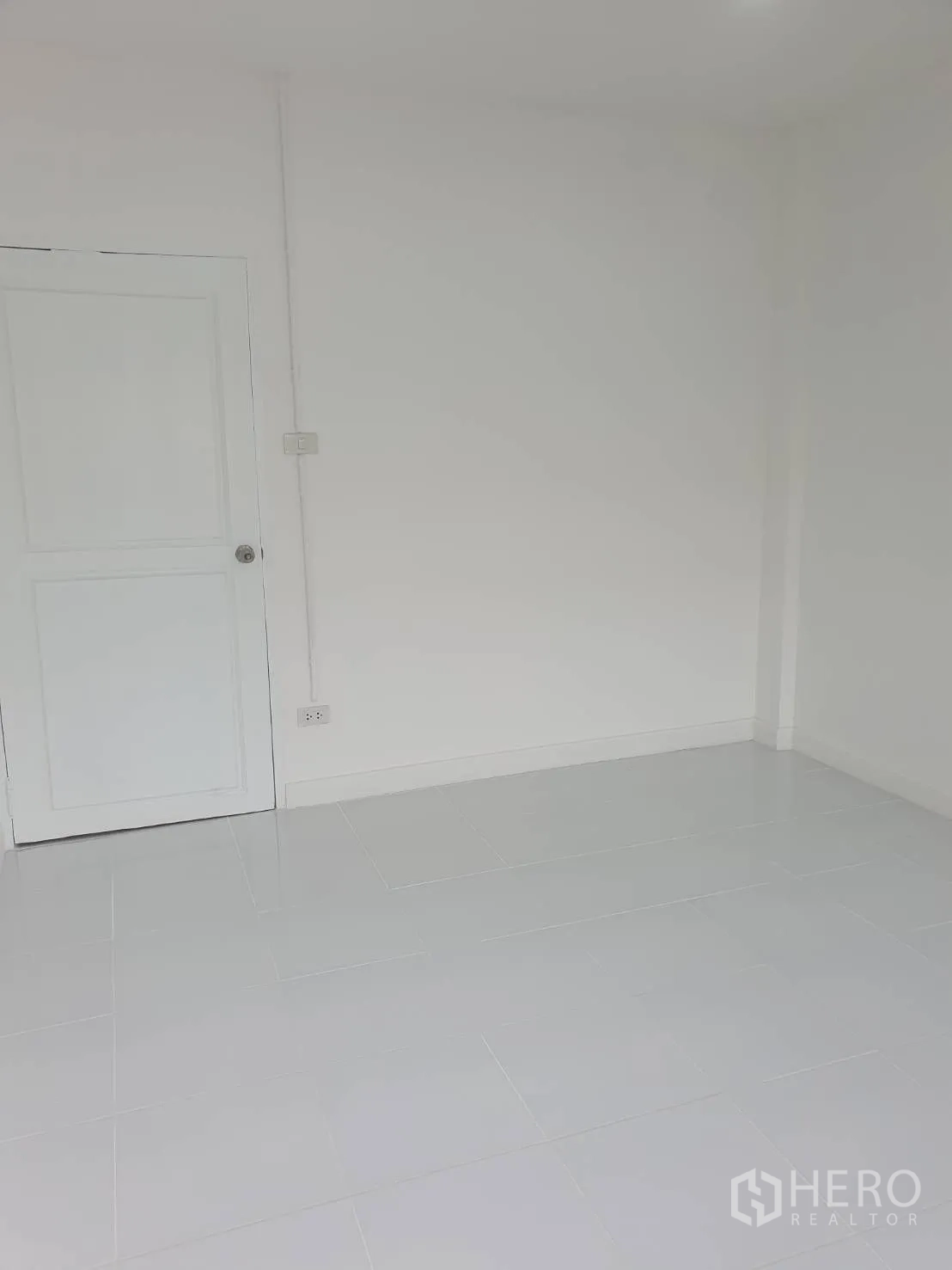Property Image #12 for property HRE01018