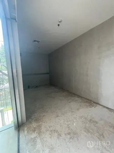 零售空间 出租在Pathum Wan, Bangkok - 27㎡毛坯零售空间，高挑通透，采光充足。