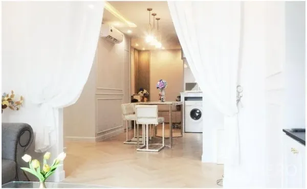 คอนโด ให้เช่าหรือขาย - พื้นที่รับประทานอาหารแบบเปิดเชื่อมครัว มีเครื่องซักผ้าและไฟอบอุ่น