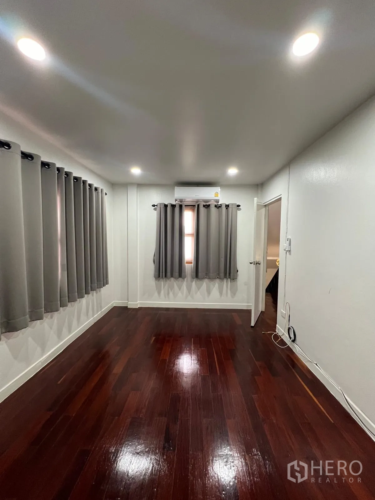 Property Image #19 for property HRE00361