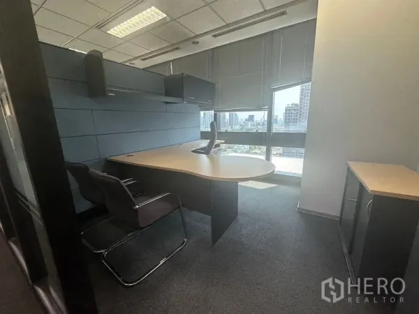 Office Space for rent in Khlong Toei, Bangkok - Private executive office with city views, desk and blinds near Thonglor BTS.