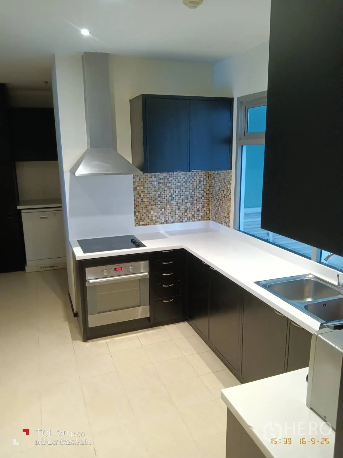 Property Image #5 for property HRE00686