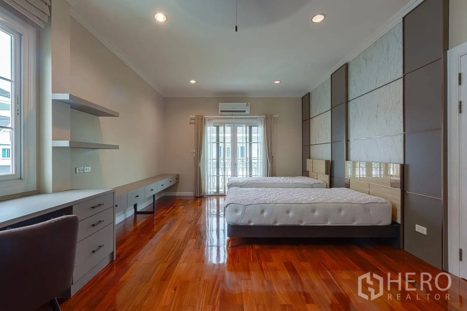 Property Image #20 for property HRE00304