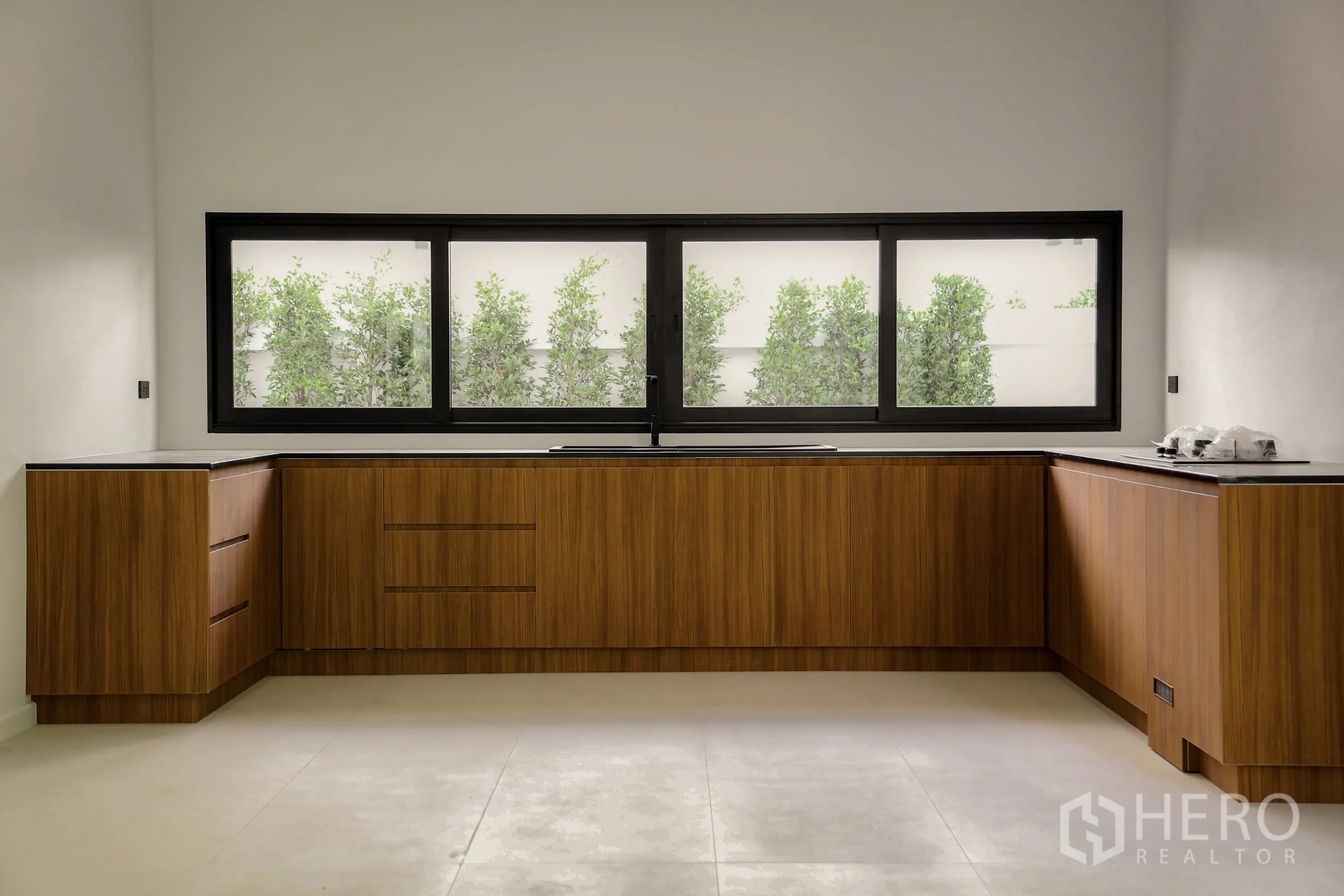Property Image #17 for property HRE00717