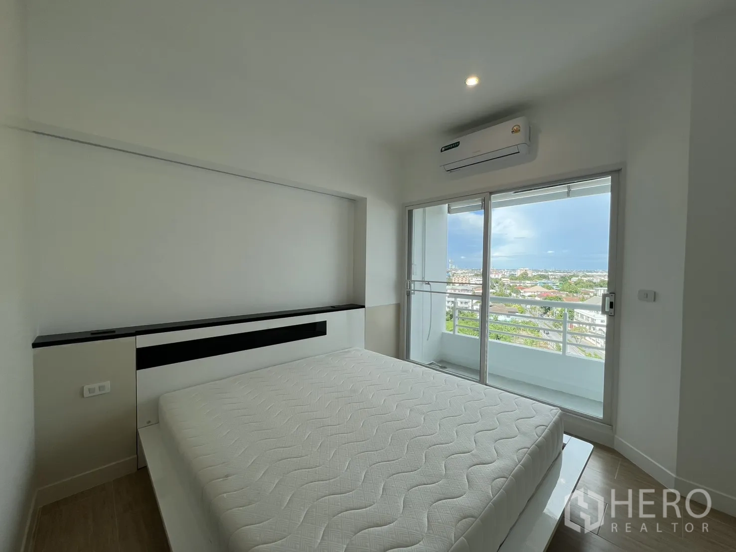 Property Image #20 for property HRE01199
