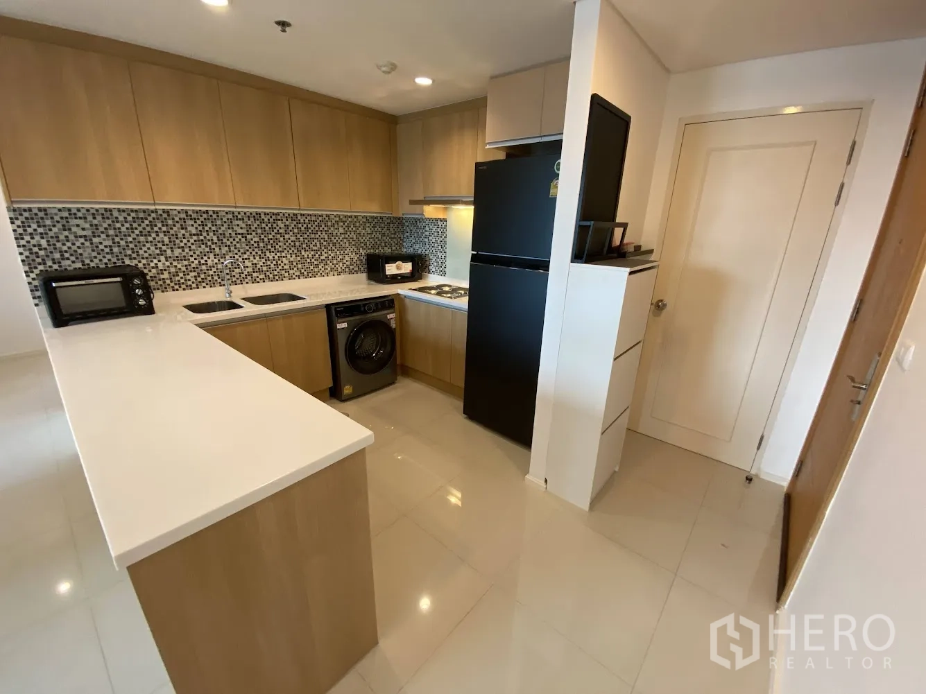 Property Image #4 for property HRE00858
