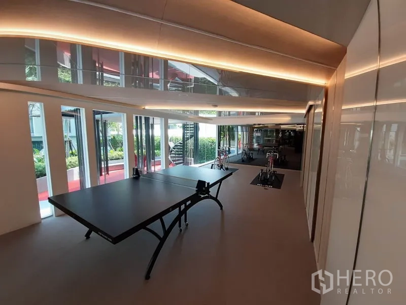 คอนโด ให้เช่าหรือขายในWatthana, Bangkok - ห้องกิจกรรมพร้อมโต๊ะปิงปอง ติดกับคอร์ตยาร์ดที่จัดภูมิทัศน์