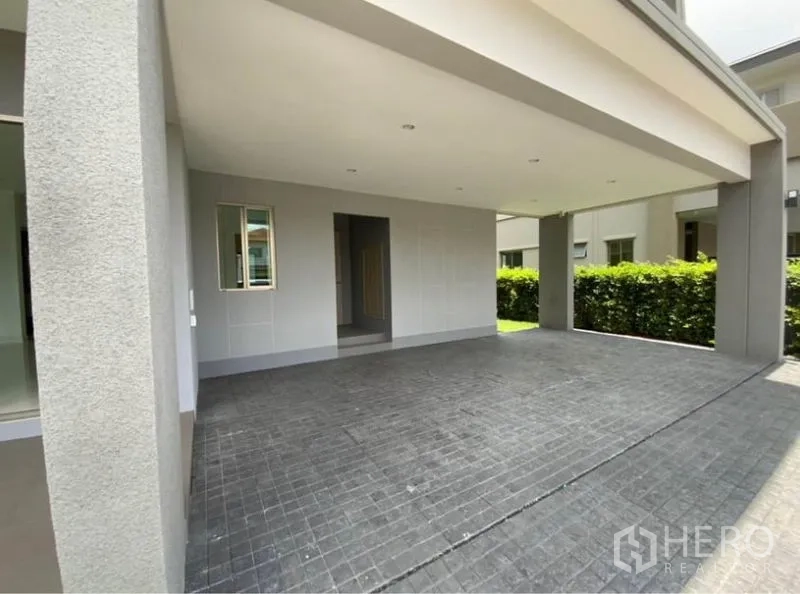 บ้าน ให้เช่า - ที่จอดรถในร่มสำหรับ 2 คัน พร้อมพื้นกระเบื้อง