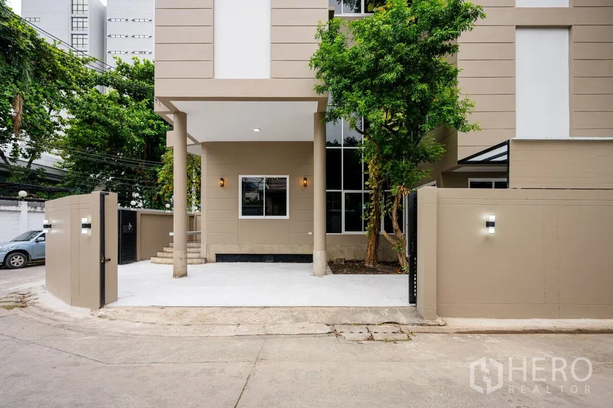Property Image #21 for property HRE01152