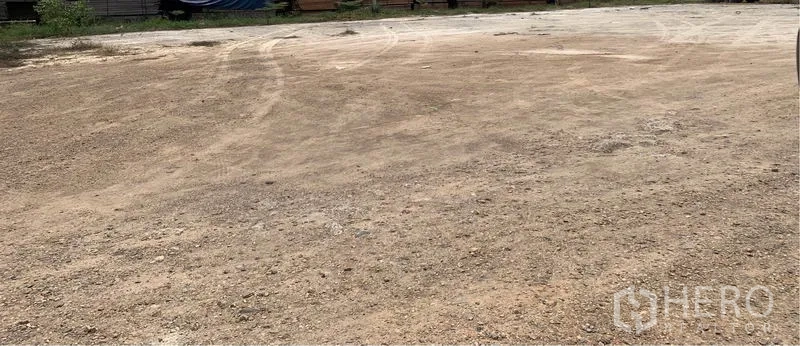 Land for rent in Lam Luk Ka, Pathum Thani - Wide open compacted‑soil land parcel with flat terrain, ideal for truck access and future development.
