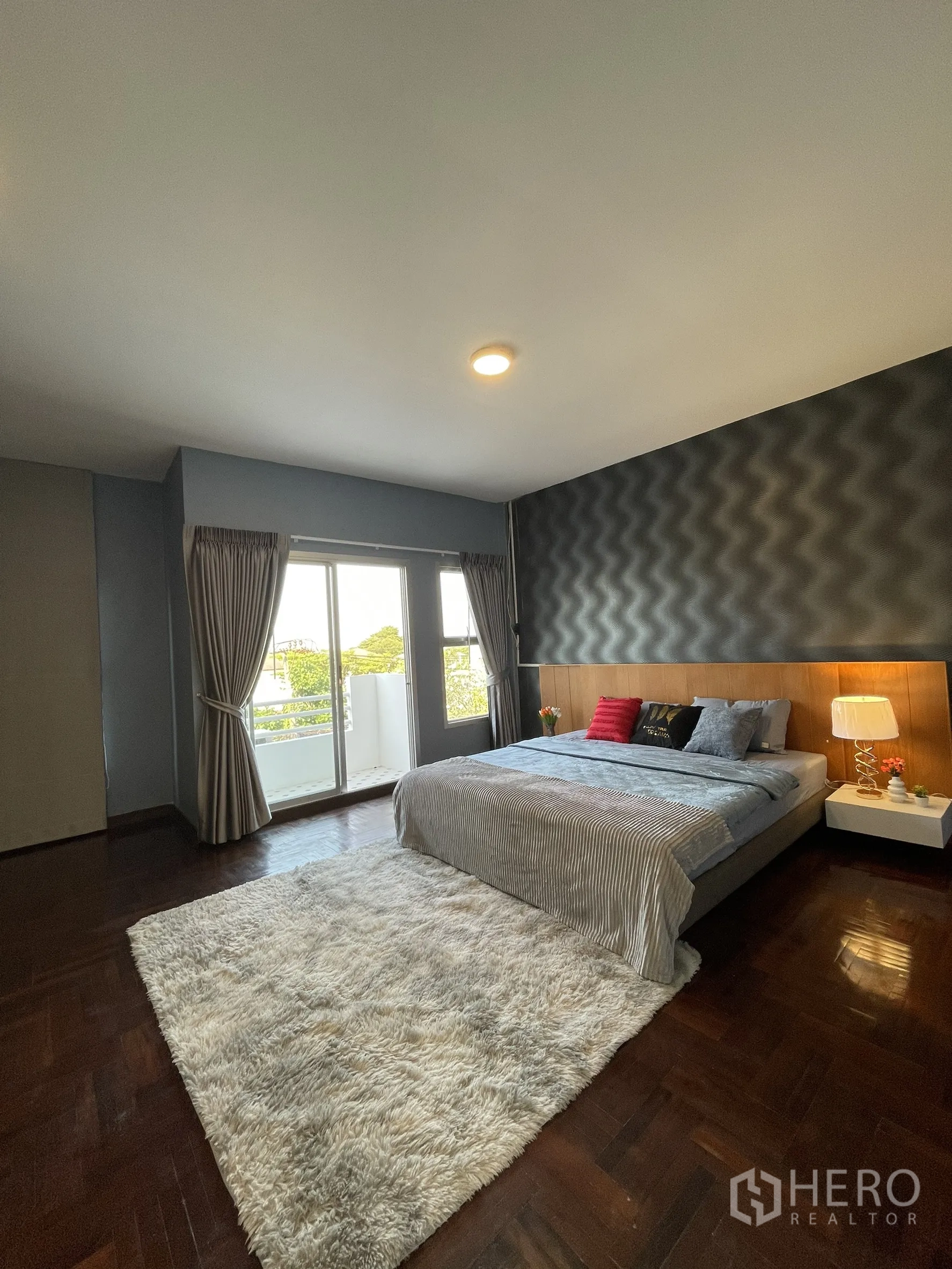 Property Image #17 for property HRE00246