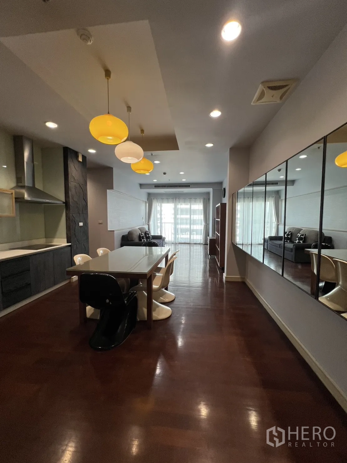 Property Image #2 for property HRE00658