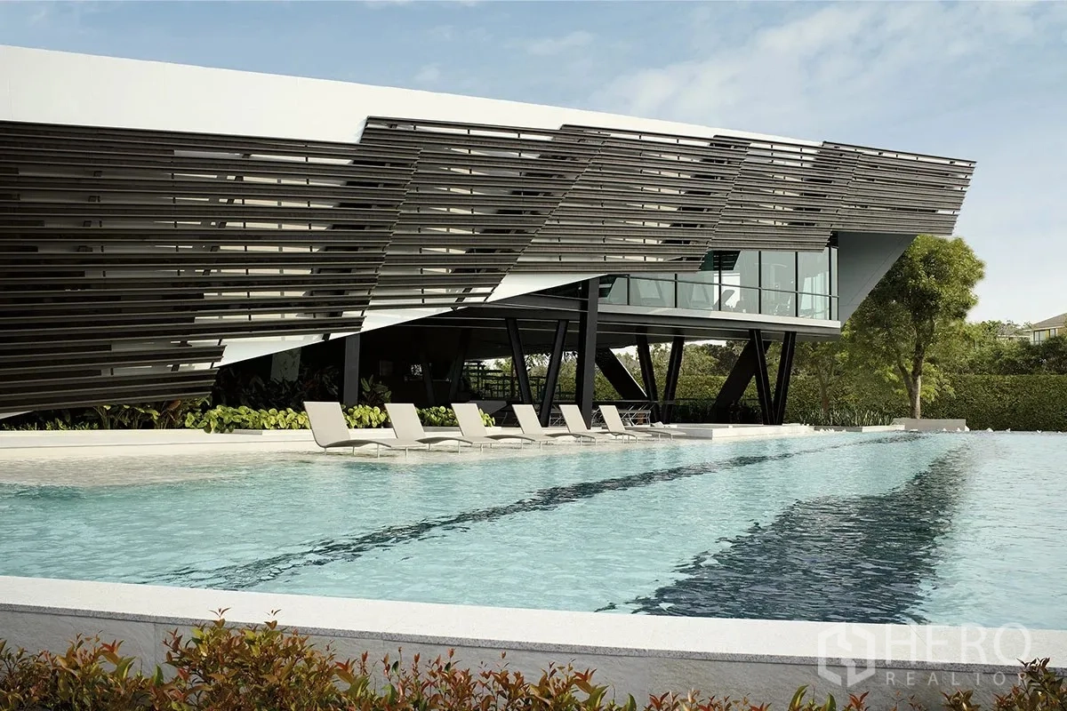 独立式住宅 出租或出售在Pathum Thani - 标准泳道池与会所建筑、绿化