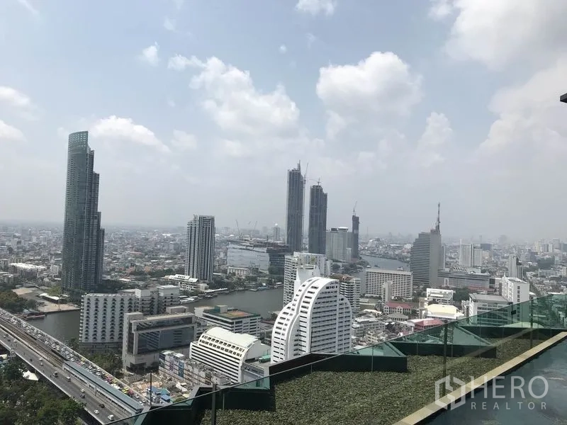公寓 出租在Sathon, Bangkok - 高层远眺湄南河与曼谷天际线的景观。