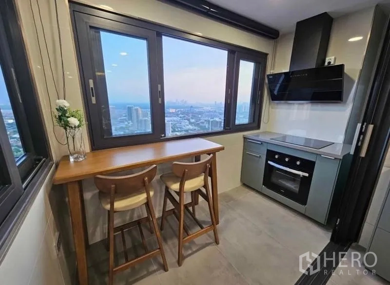 公寓 出租或出售 - 独立厨房配烤箱、灶台与窗边吧台