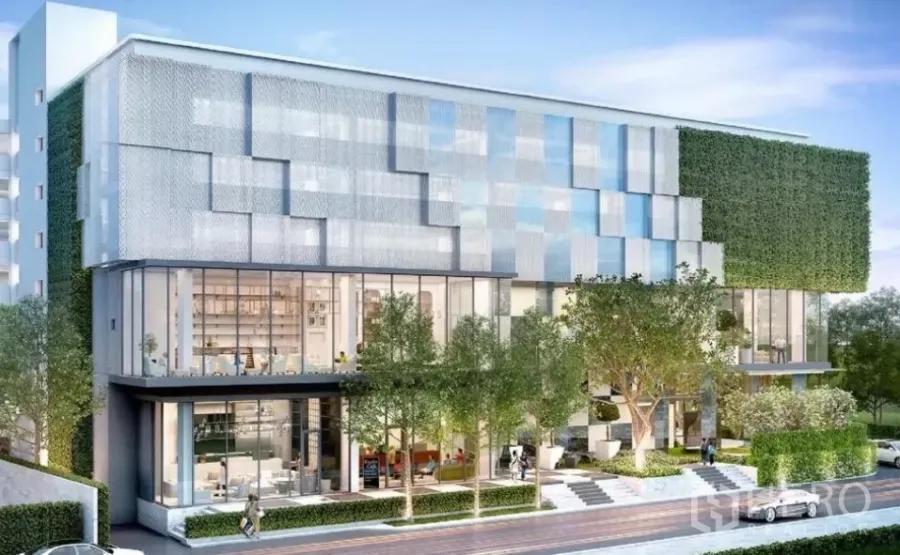 独立商业地产 出售在Watthana, Bangkok - 素坤逸区现代独立建筑，玻璃立面与绿化墙。