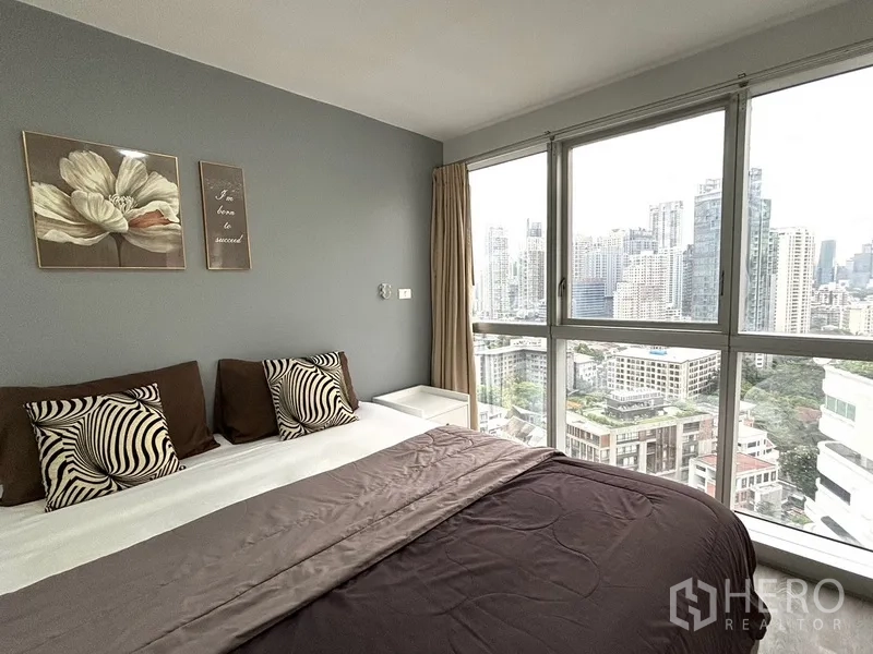 คอนโด ขายในKhlong Toei, Bangkok - ห้องนอนมุมกระจก พาโนรามาวิวสกายไลน์ย่านสุขุมวิท