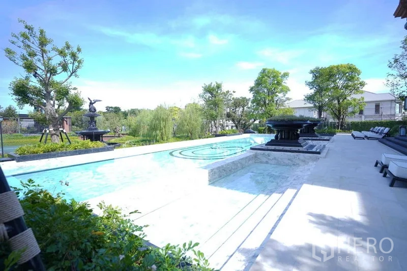 Detached House for sale in Bang Kapi, Bangkok - Resort-style swimming pool with fountains and landscaped garden in Bang Kapi.