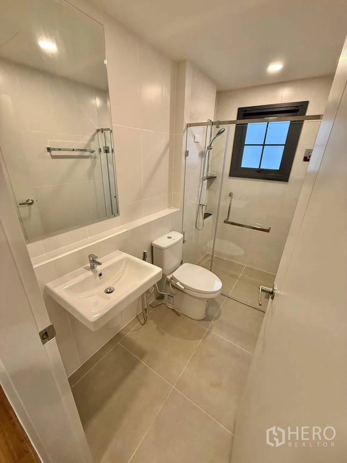 Property Image #17 for property HRE00374