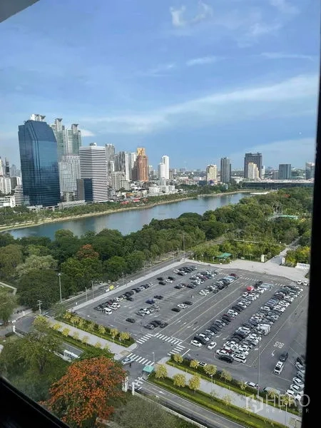 คอนโด ให้เช่าในKhlong Toei, Bangkok - วิวชั้นสูงเหนือสวนเบญจกิติและทะเลสาบ พร้อมสกายไลน์กรุงเทพ