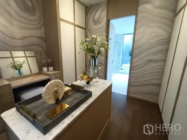 บ้าน ขาย - ห้องแต่งตัววอล์กอิน มีไอส์แลนด์ท็อปหินอ่อน ตู้เสื้อผ้าบิลต์อิน เชื่อมต่อห้องน้ำ