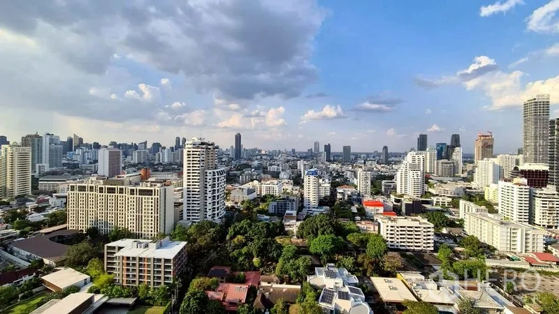 Condominium for rent in Watthana, Bangkok - Panoramic city skyline view over Bangkok from the condo.