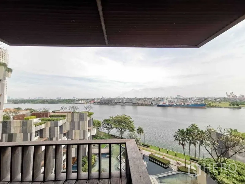 公寓 出租在Yan Nawa, Bangkok - 阳台俯瞰湄南河景，配有泳池与河畔花园，坐拥 The Pano 景观。