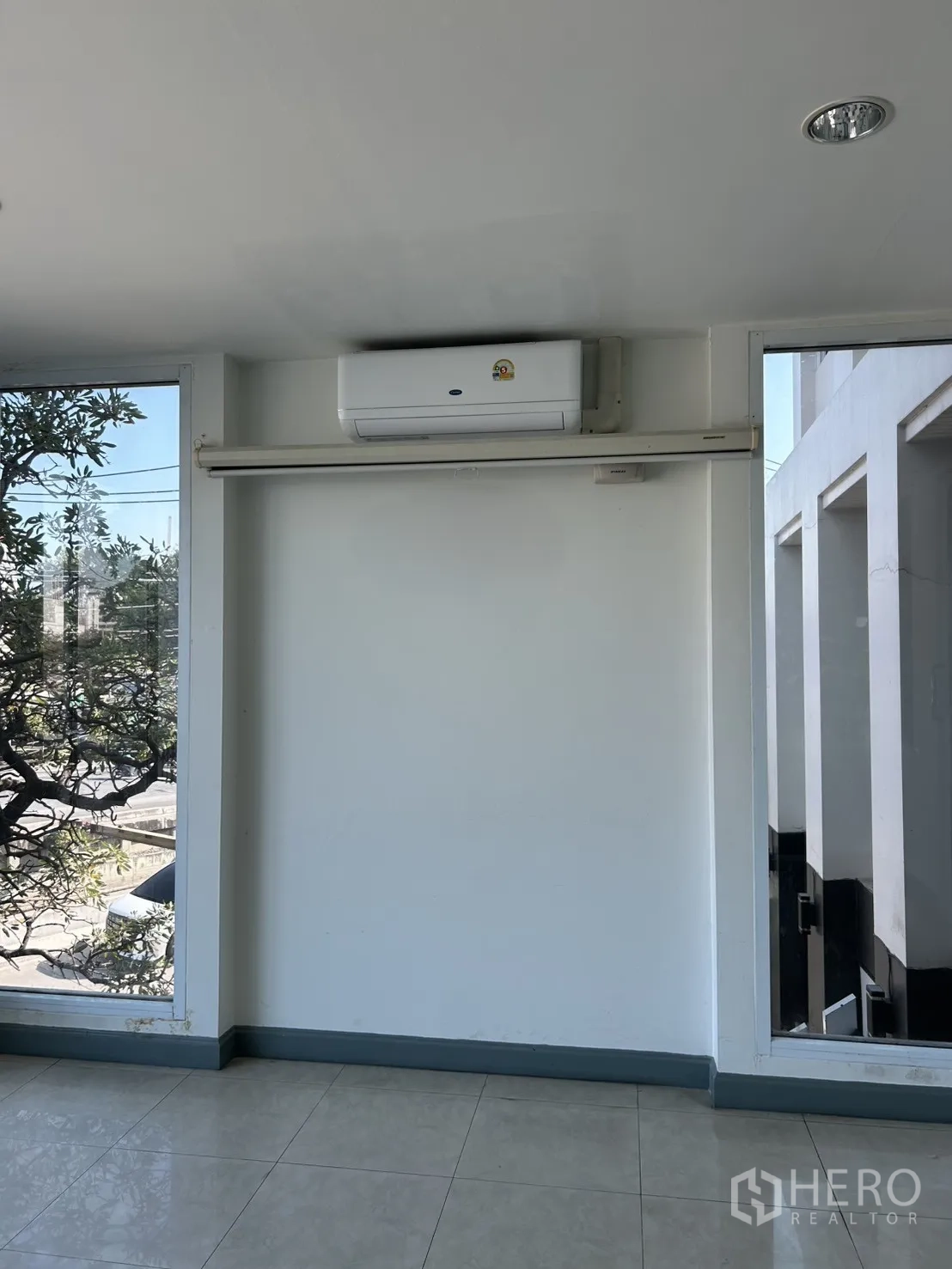 Property Image #1 for property HRE00275