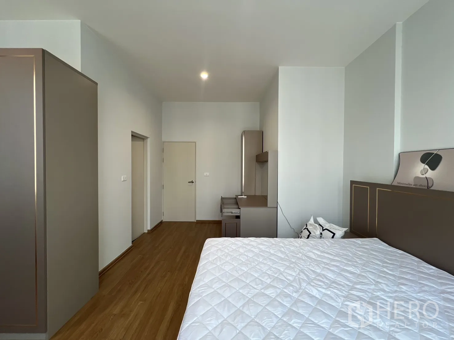 Property Image #20 for property HRE00409