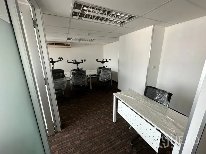 Office Space for rent in Watthana, Bangkok - Reception or assistant desk connected to the team office area.