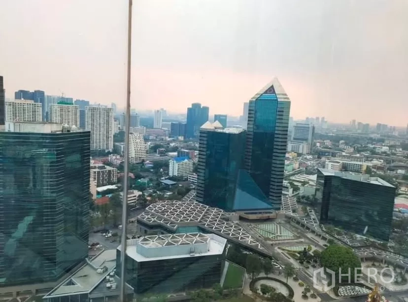 Condominium for rent in Chatuchak, Bangkok - Panoramic view of SCB Park towers and the Ratchayothin business district.