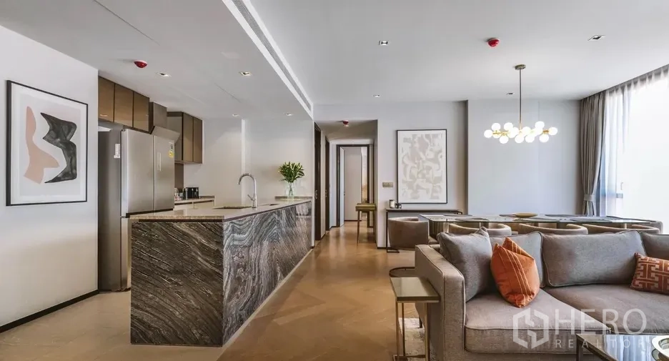 คอนโด ให้เช่าในWatthana, Bangkok - ครัวยุคใหม่ไอส์แลนด์หินยาว เชื่อมต่อห้องนั่งเล่นและรับประทานอาหาร