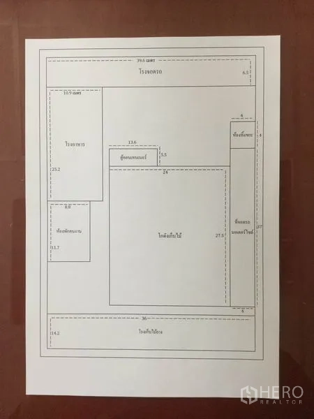 Warehouse for sale in Sai Noi, Nonthaburi - Site plan showing building layout and open yard areas of the property.