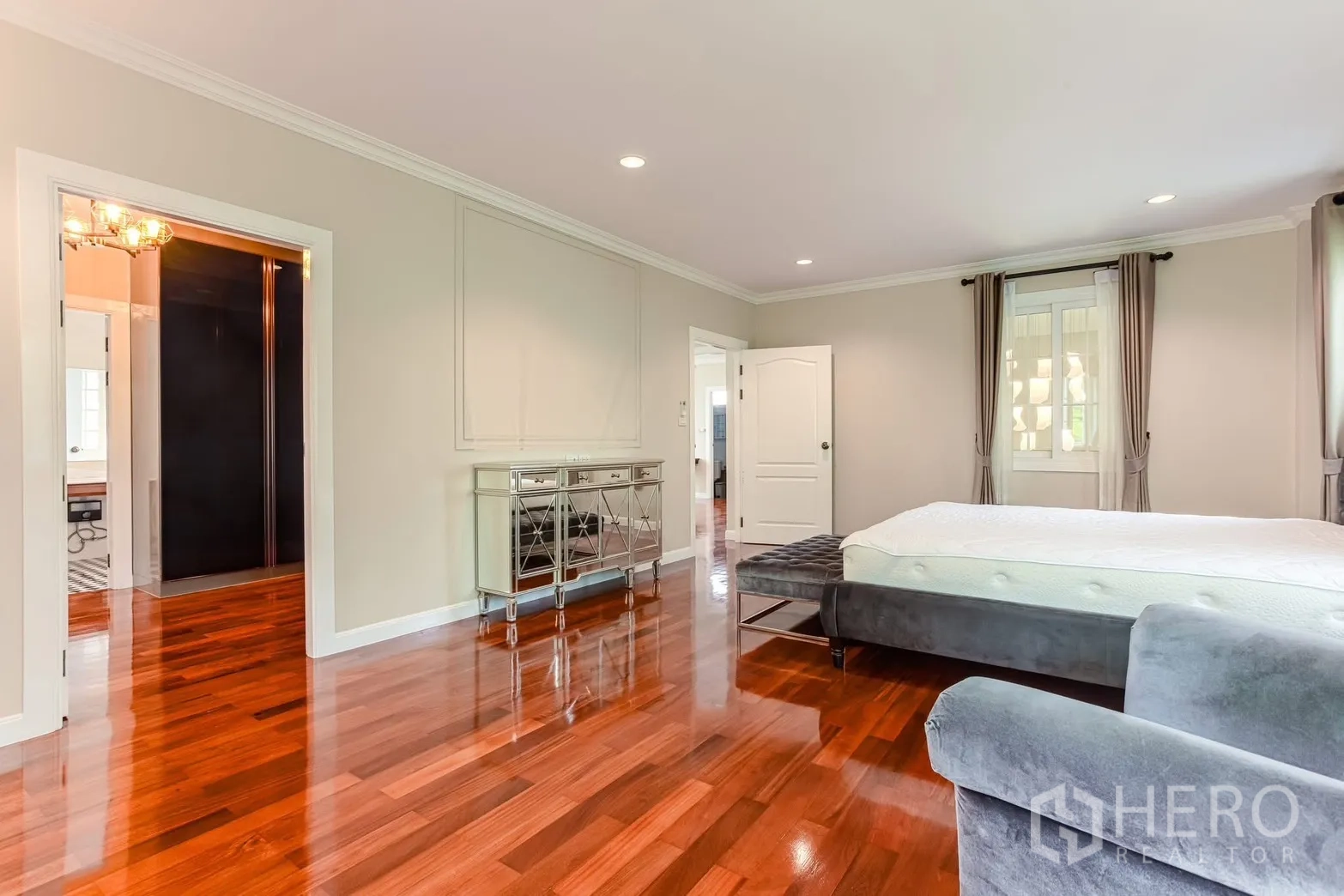 Property Image #24 for property HRE00304