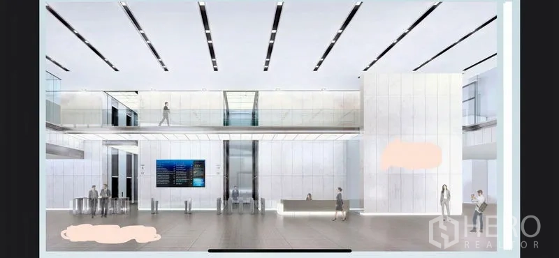 สำนักงาน ให้เช่าในBang Phli, Samut Prakan - โถงลิฟต์ร่วมสมัย มีประตูกั้นความปลอดภัย ไฟเส้นแนวยาว และทางเดินชั้นลอยกระจก.