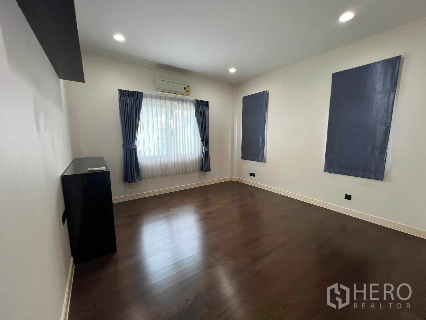 Property Image #12 for property HRE00912