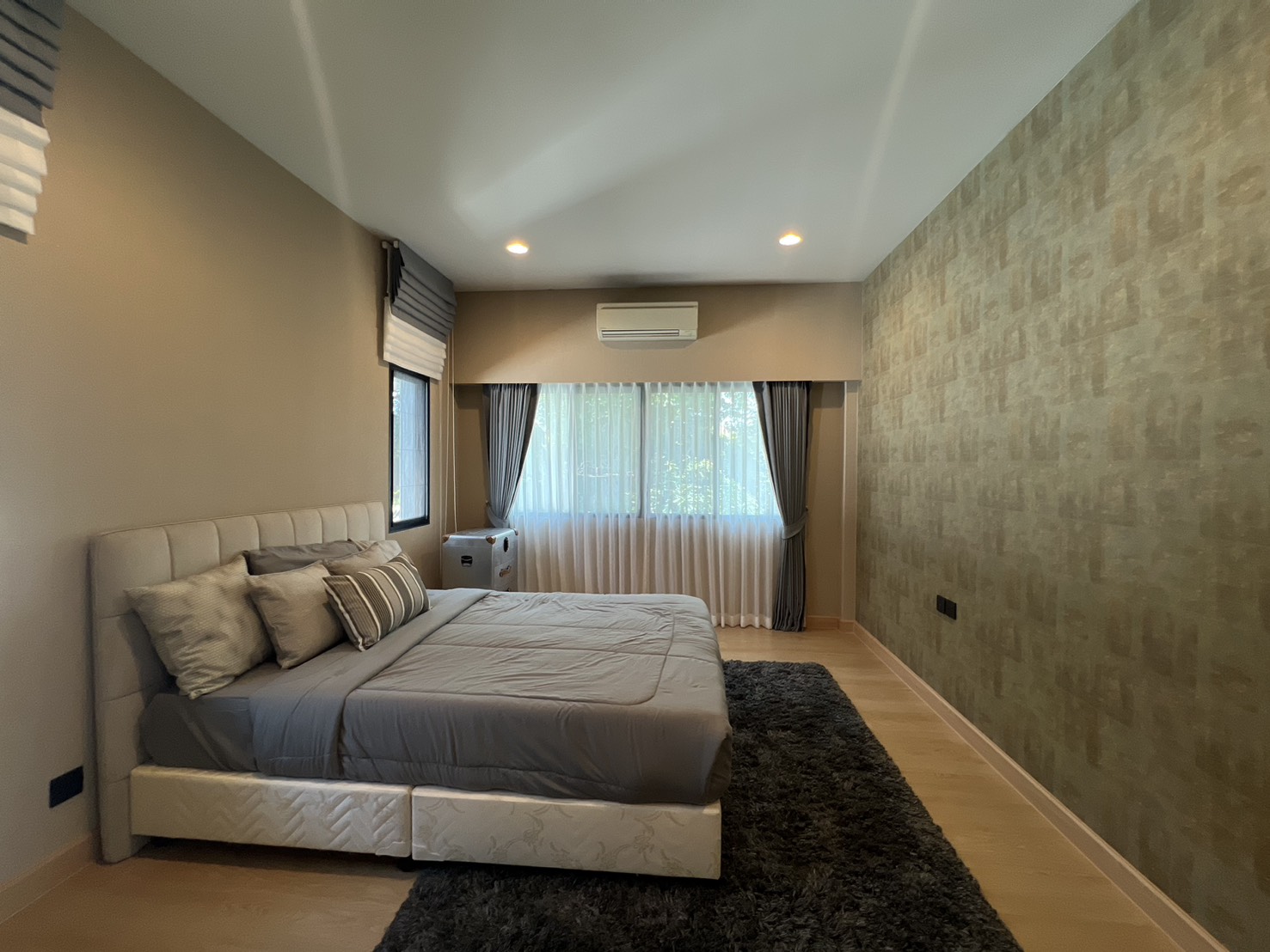 Property Image #19 for property HRE00043