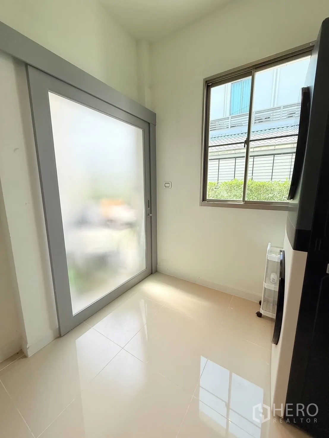 Property Image #21 for property HRE00104