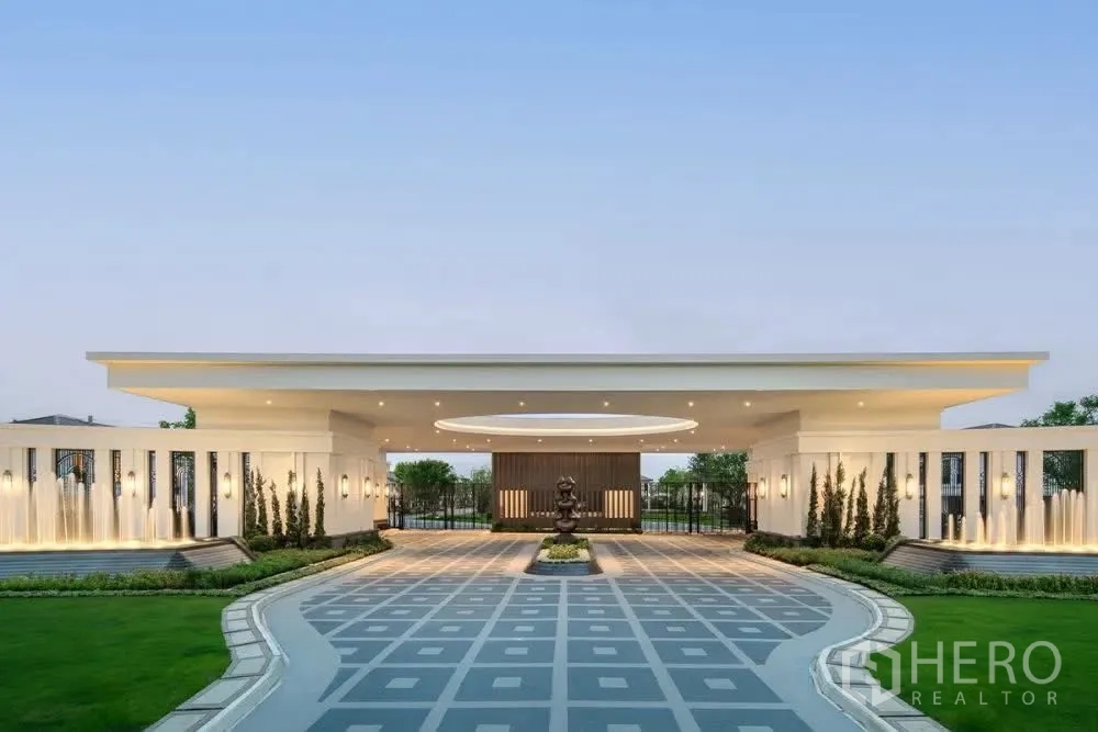 Property Image #17 for property HRE00247