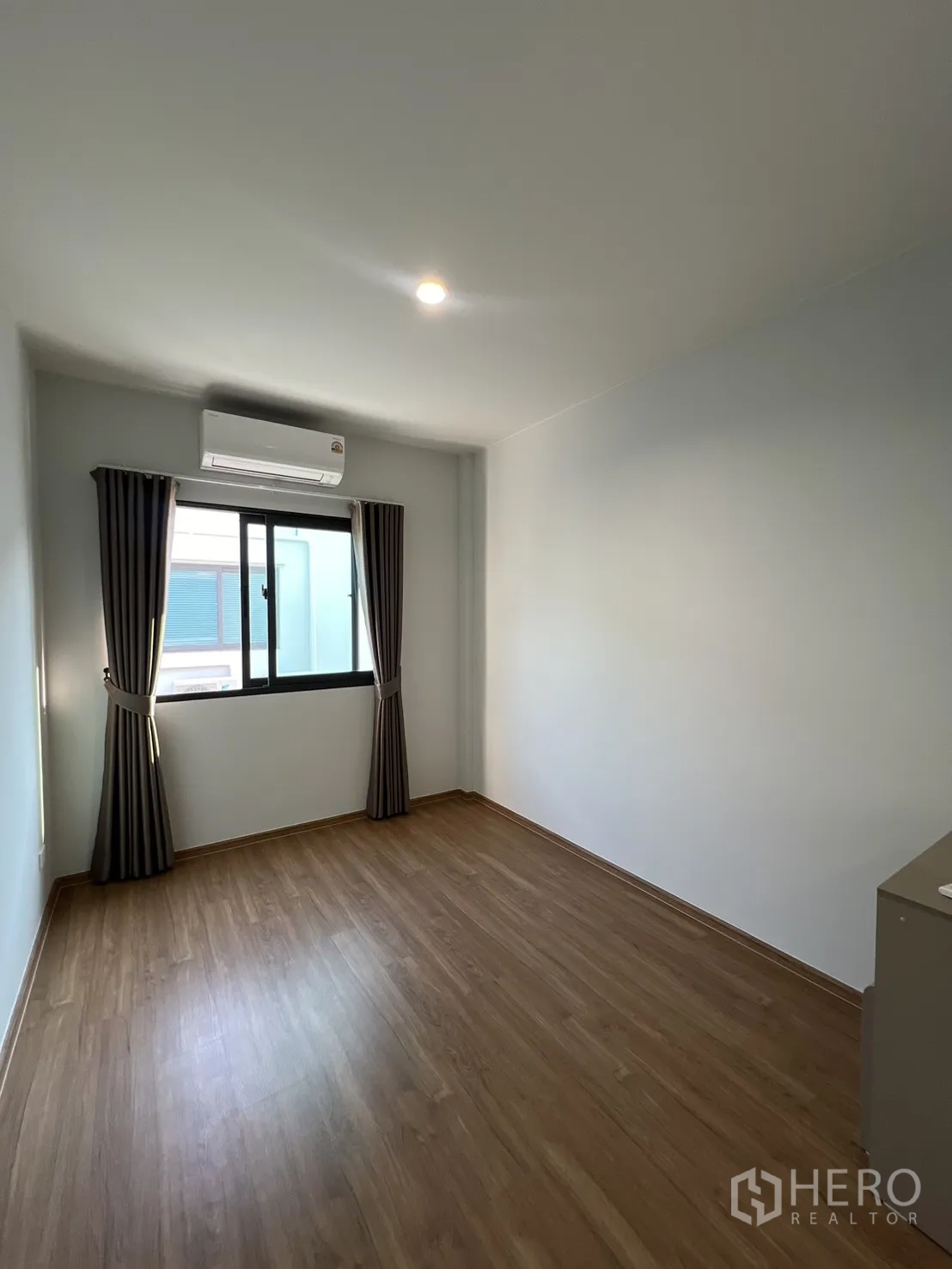 Property Image #21 for property HRE00409